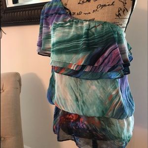 Women’s cold shoulder top